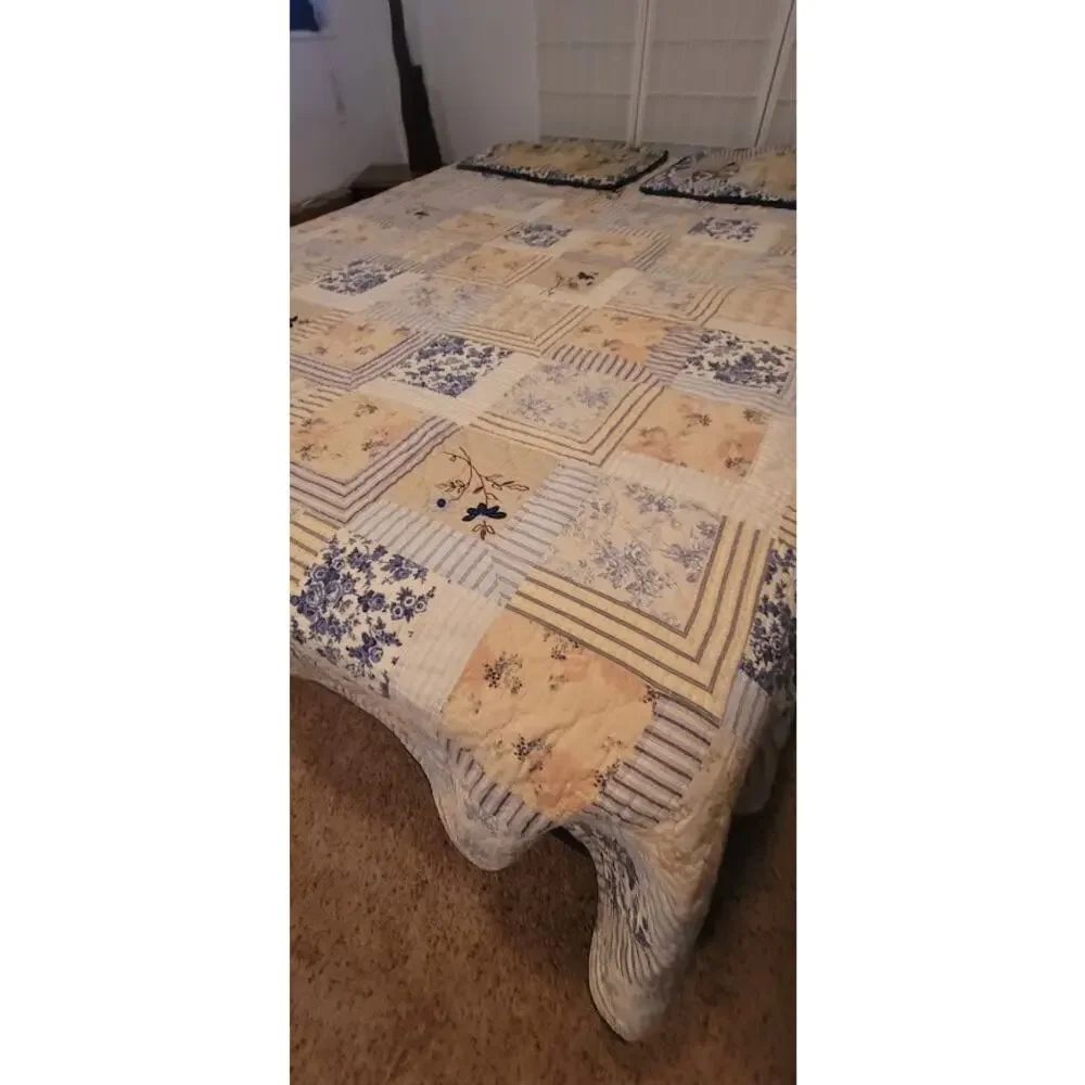 Liz Claiborne Floral Patchwork Quilt Bedspread Vintage Cottagecore Boho